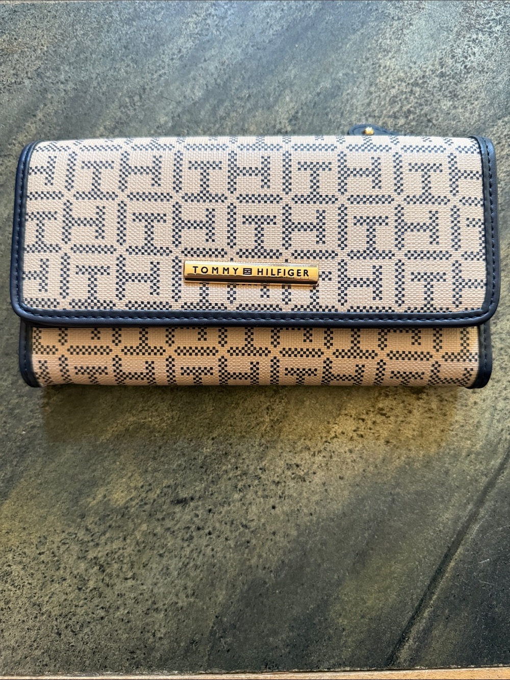 Tommy Hilfiger Beige Signature Continental Wallet with Navy Trim